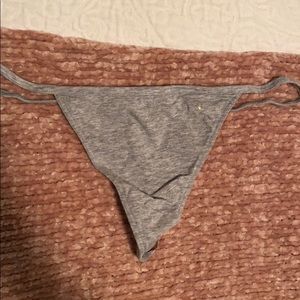 Vstring panties